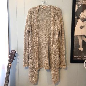 Neutral loosely knit cardigan